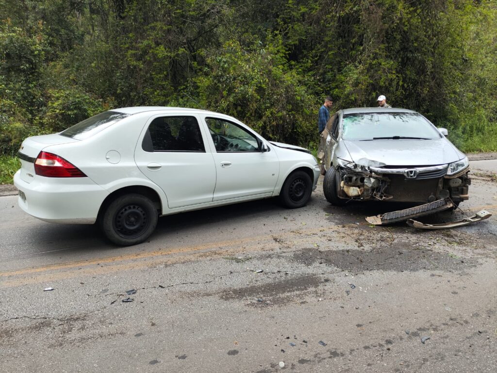Mulher fica ferida em colisão frontal na ERS-324, em Nova Bassano