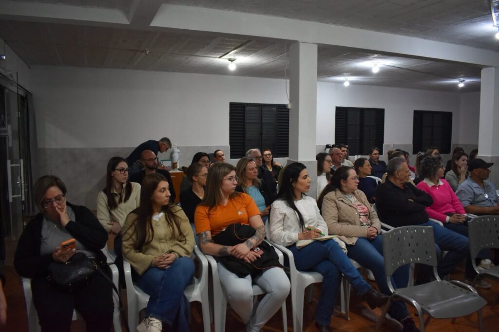 Workshop aborda estratégias de vendas pelo WhatsApp em Nova Araçá