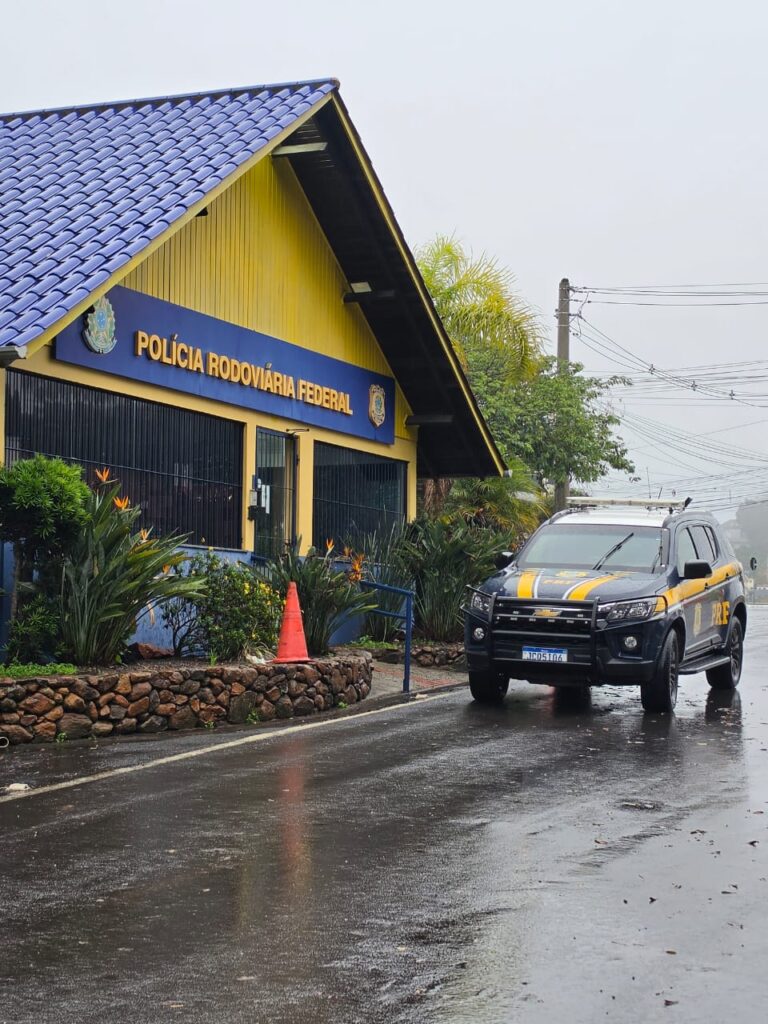 PRF orienta motoristas a evitarem deslocamentos não essenciais na Serra Gaúcha