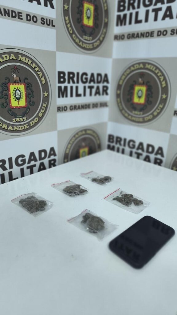 Dois adolescentes são apreendidos com maconha em ações da Brigada Militar em Guaporé e Serafina Corrêa