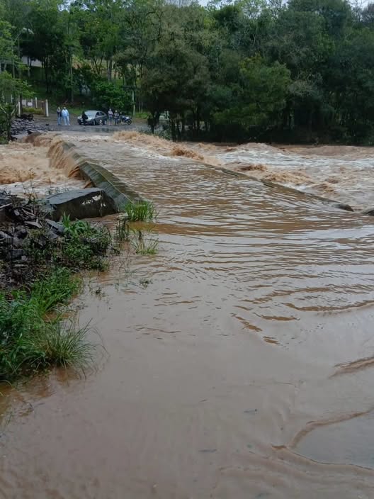 Pontes e acessos seguem interrompidos em Nova Prata