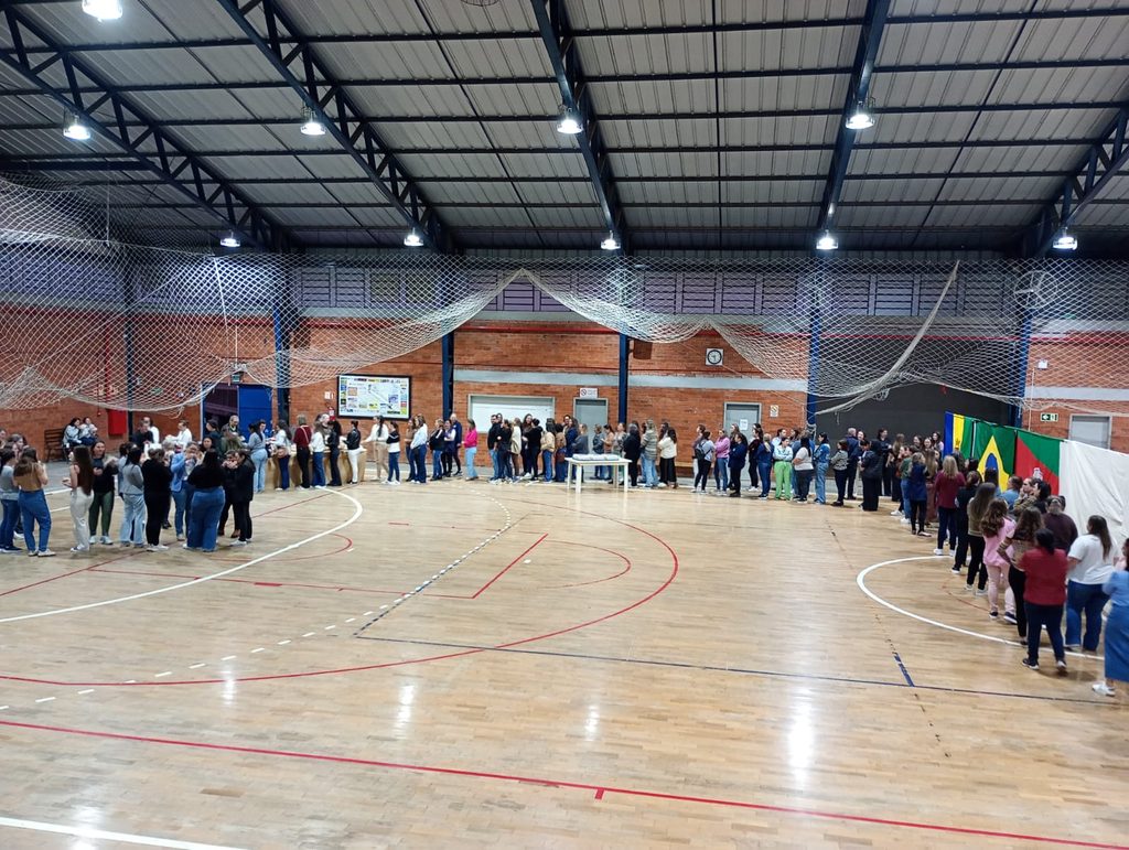 Nova Bassano promove homenagem aos profissionais da educação e servidores públicos