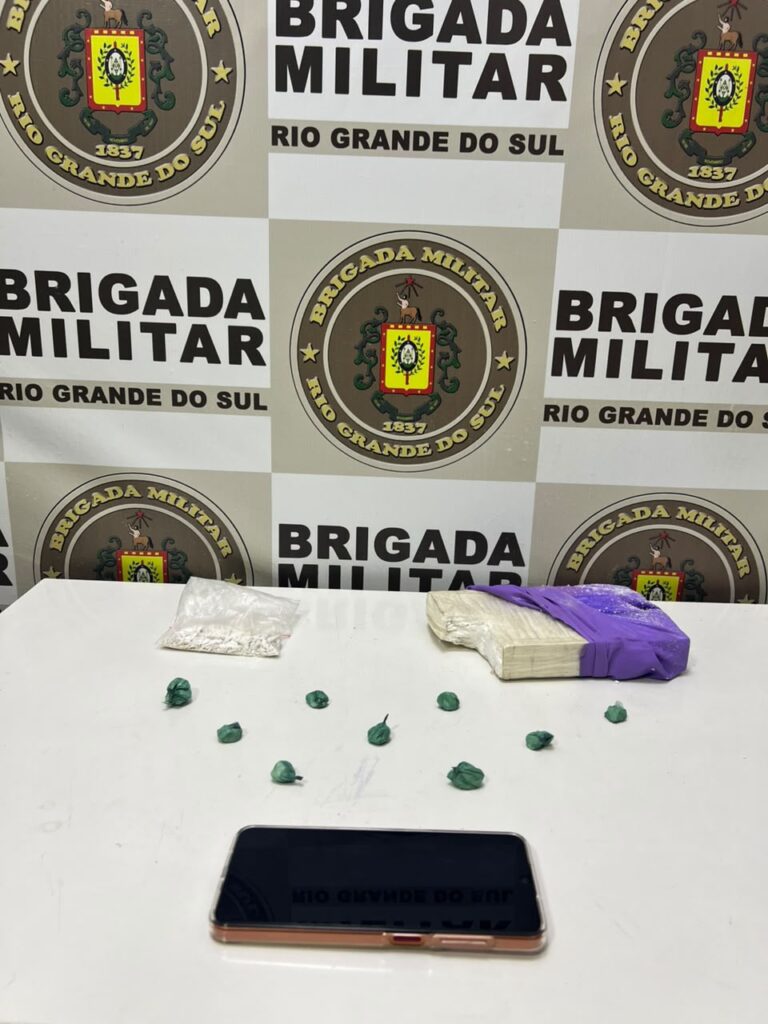 Brigada Militar apreende cerca de 1 kg de cocaína e prende homem em Serafina Corrêa