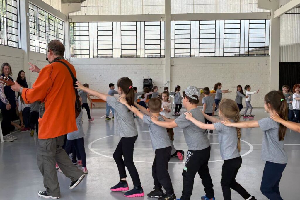 Feira do Livro promove leitura, criatividade e aprendizado entre estudantes